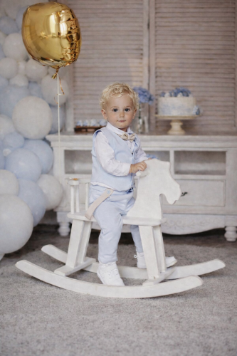 Žydras dangaus kostiumėlis su liemene