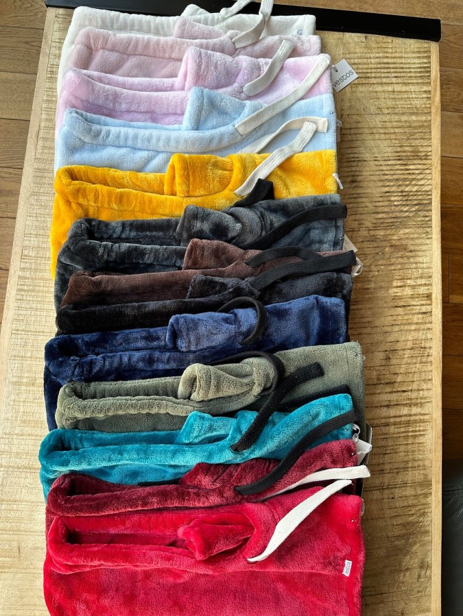 Gobtuvas balaclava pieno ant šalmo Gobtuvas balaclava pieno ant šalmo